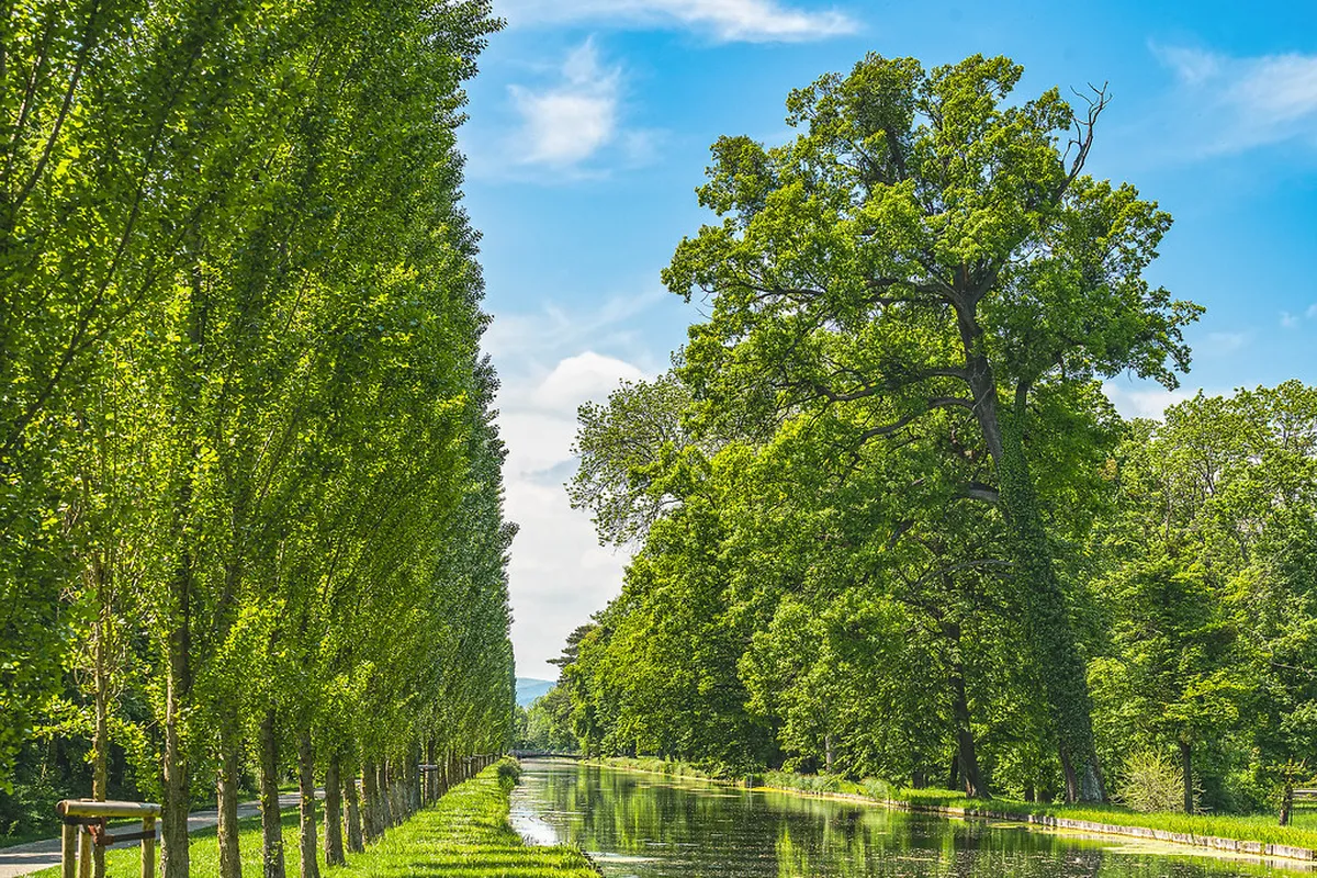 Baroque Castle Gardens Walking Path: A 2-Day Itinerary