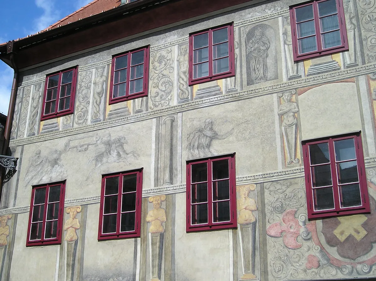 10 Best Stops on a Český Krumlov Castle Courtyards Walk