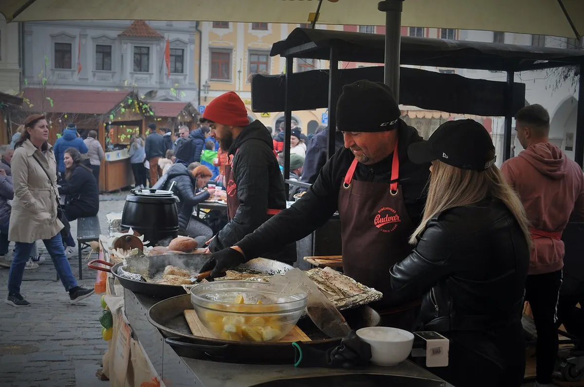 Svornosti Square to Barber's Bridge: 12 Top Stops