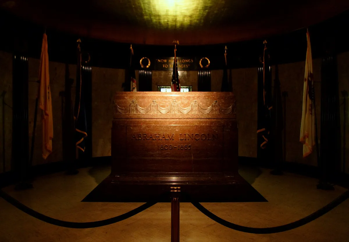 Parking Spots Near the Main Mill Colonnade Guide