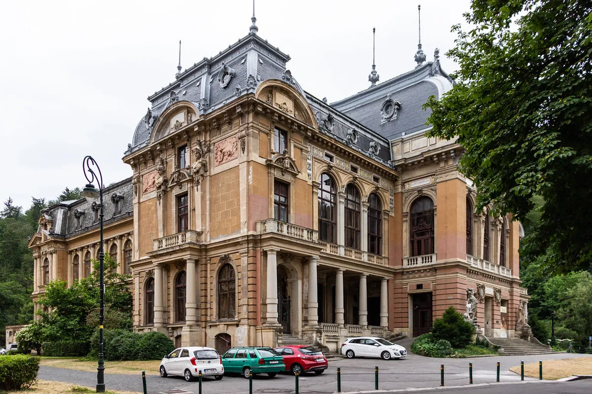 Famous Art Nouveau Buildings in Prague Map: A Guide